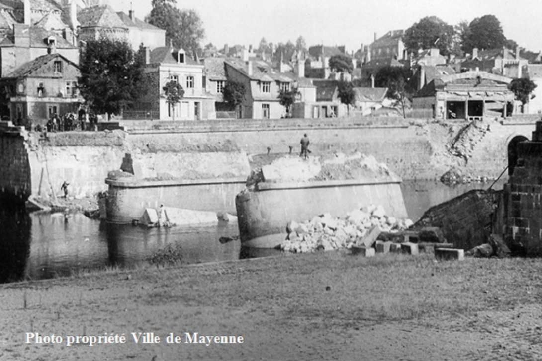 Libération de Mayenne - Pont Notre-Dame miné par les Allemands