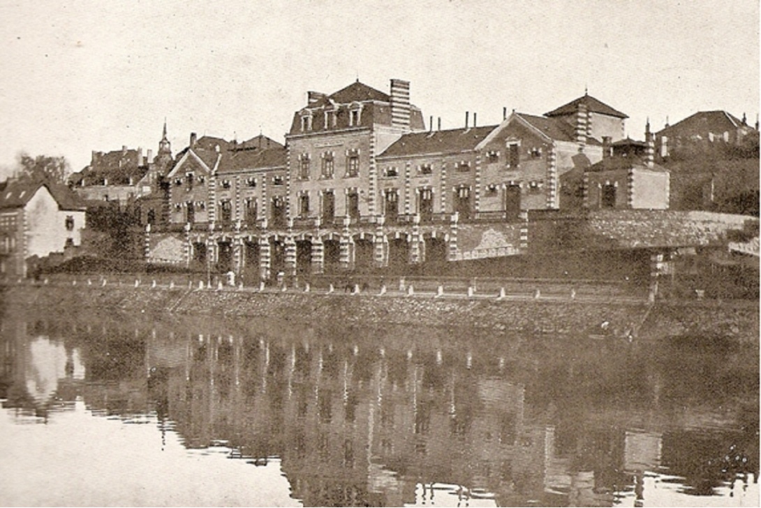 Vieux Mayenne - Abattoirs municipaux (aujourd'hui résidence F. du Bailleul)