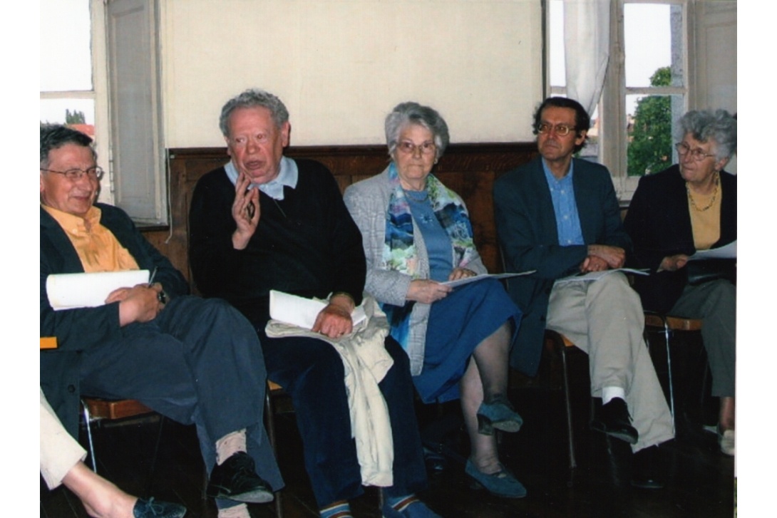 Assemblée générale 2005 - Abraham Fridman et Jeanne Doumeau (2ème et 3ème en partant de la gauche)