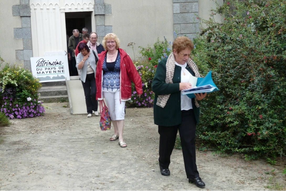 2009, Journées du Patrimoine - Marie-Jo mène un groupe