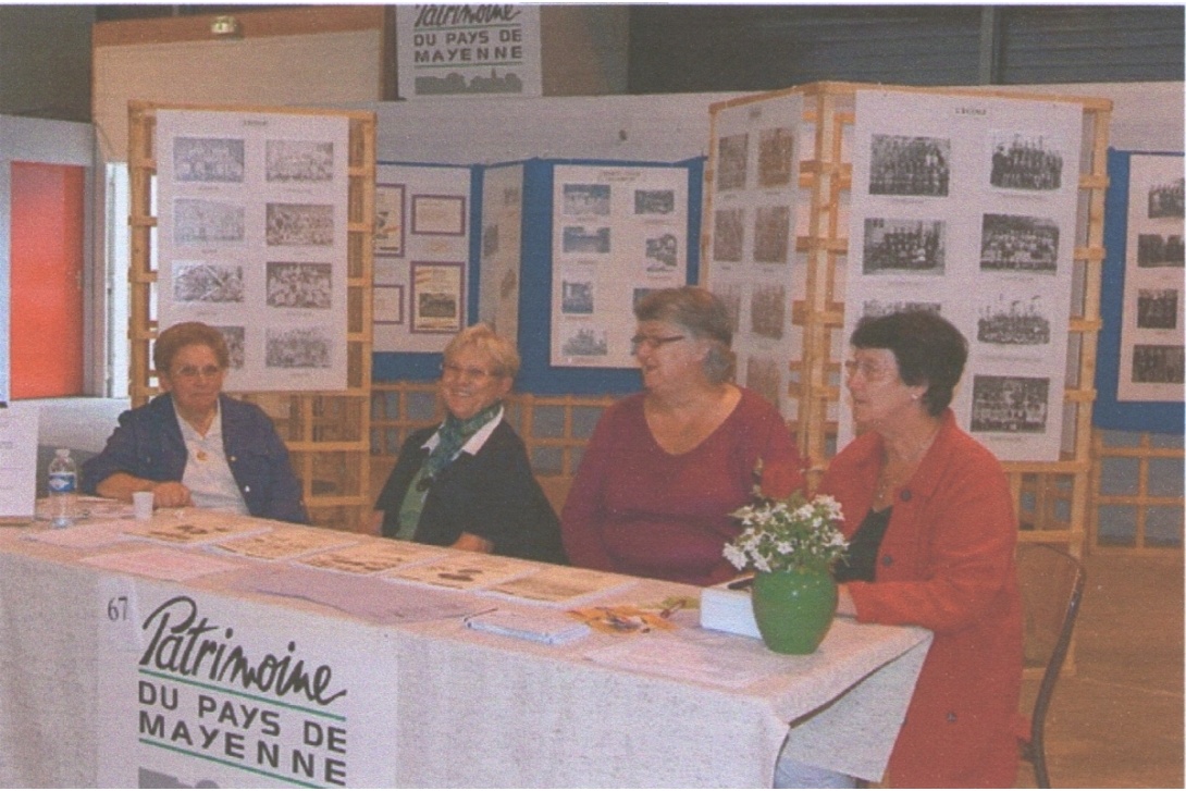2010, Fête des Associations à Mayenne : Stand du Patrimoine du Pays de Mayenne, spécial photos d'école