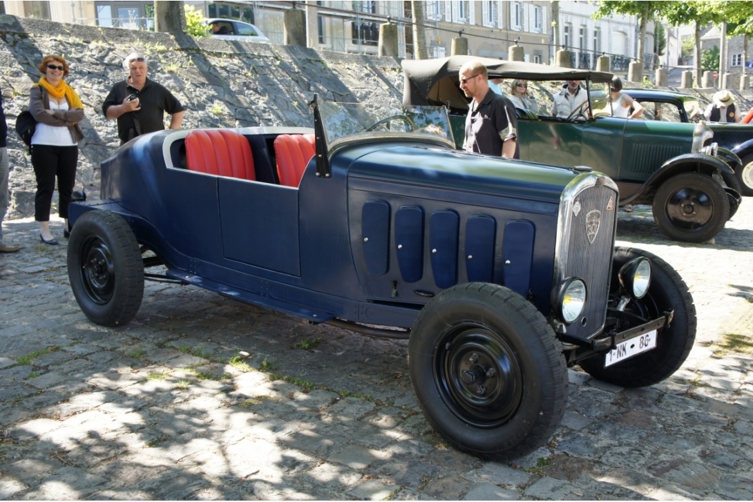 Cahier n° 37, Première course de côte à Mayenne en 1912 - Peugeot 301, vue de profil