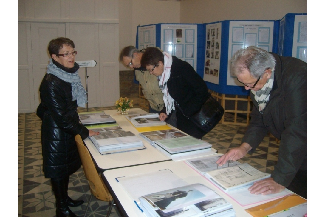 Cahier n° 38, Patronage laïque de jeunes filles, Cercle de l'Aurore - Expo