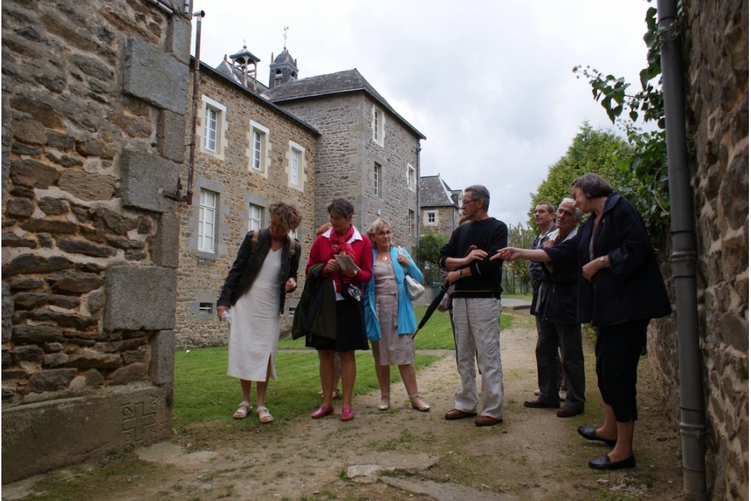 2011, Journées du Patrimoine, découverte de la pierre fondatrice du couvent des Capucins - Photo Ouest-France
