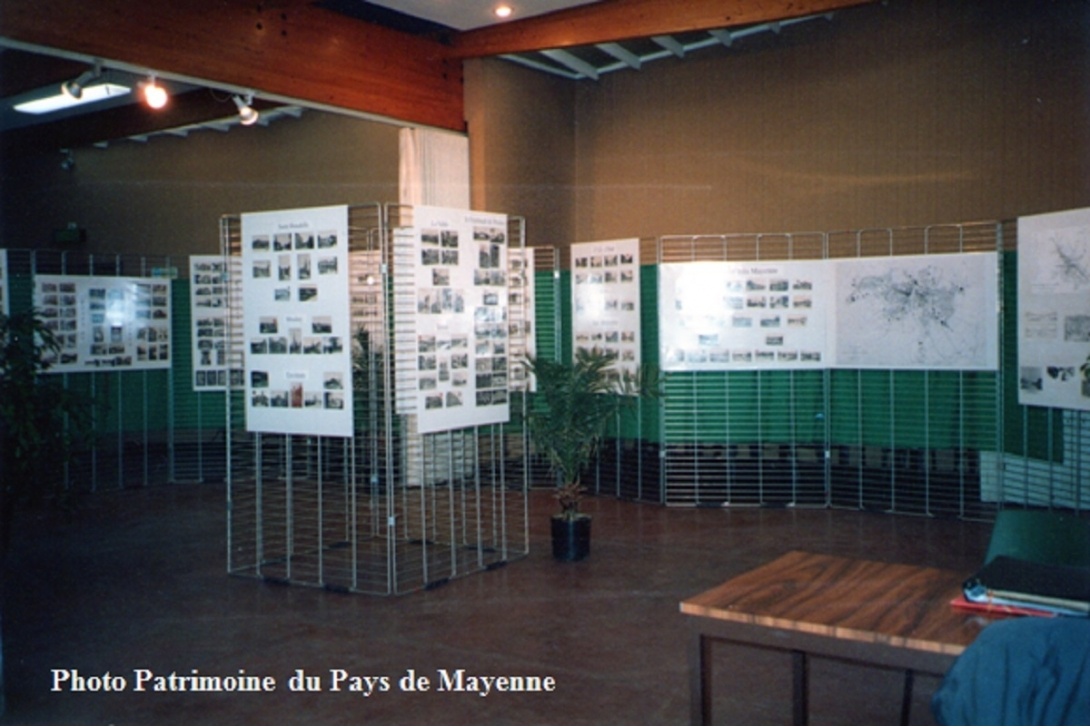 Exposition "Mayenne à travers les cartes postales" - Panneaux