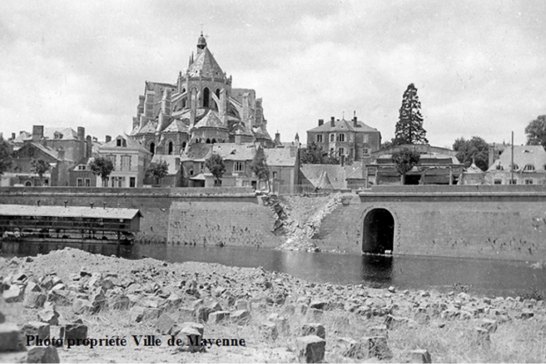 Bombardement de Mayenne - Quai Devizes (anciennement Carnot)