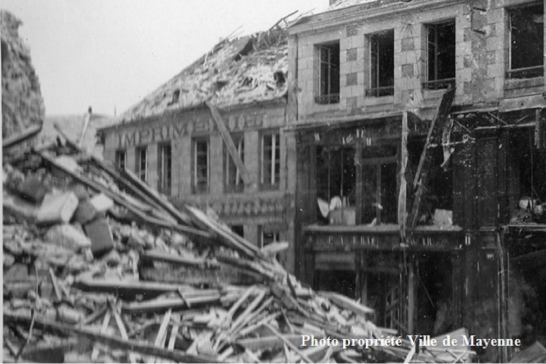 Bombardement de Mayenne - Rue du Sergent-Louvrier