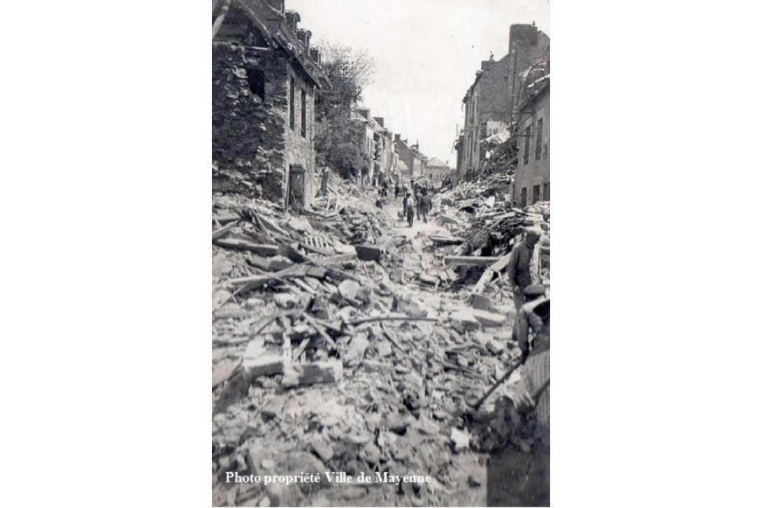 Bombardement de Mayenne - Rue de la Madeleine