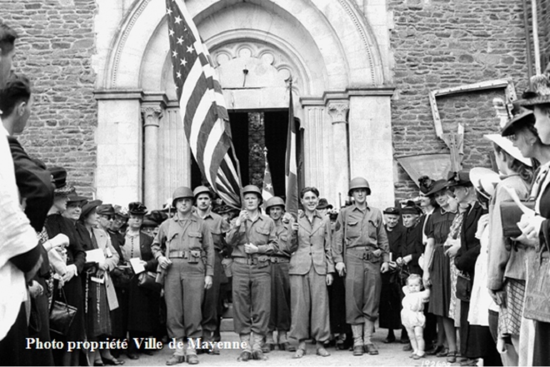 Libération de Mayenne - 15 août, cérémonie à la chapelle du petit séminaire