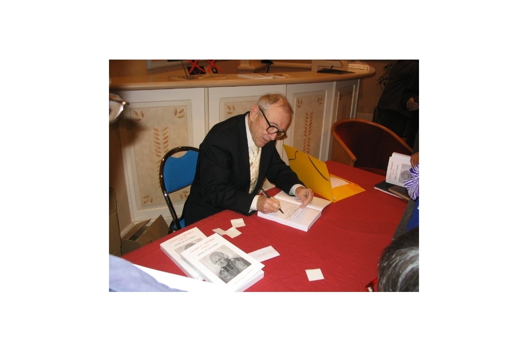 Le Cardinal de Cheverus - Conférence de Christian de Jouvencel au théâtre de Mayenne - séance de dédicaces