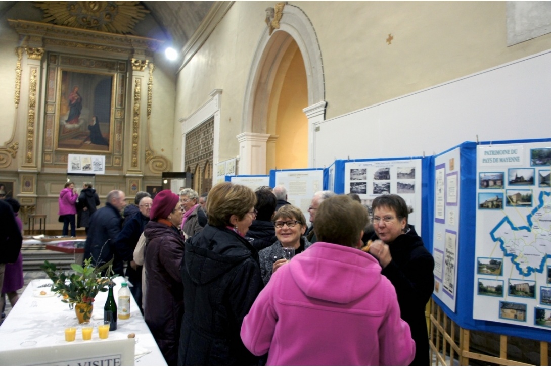 Cahier n° 42, l'Imprimerie à Mayenne, Tome II : Environ 50 personnes sont venues au vernissage de notre expo