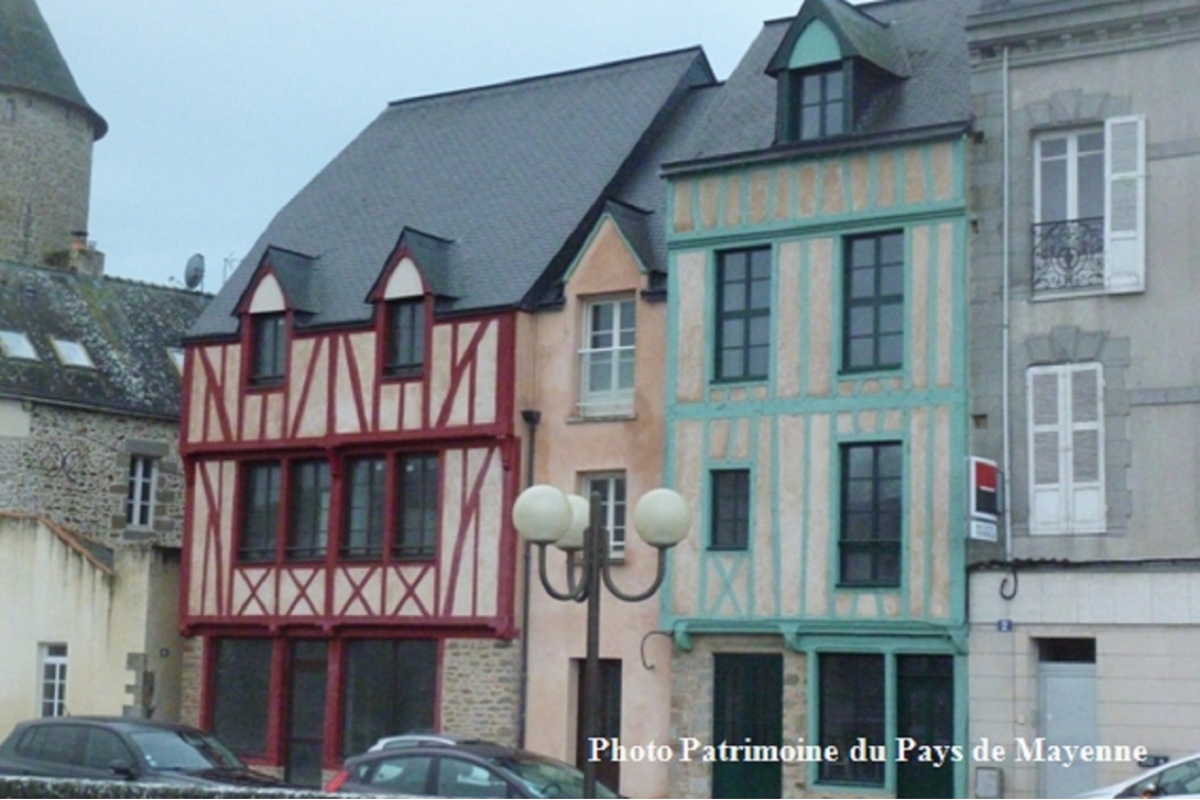 Colombages à Mayenne - quai Carnot