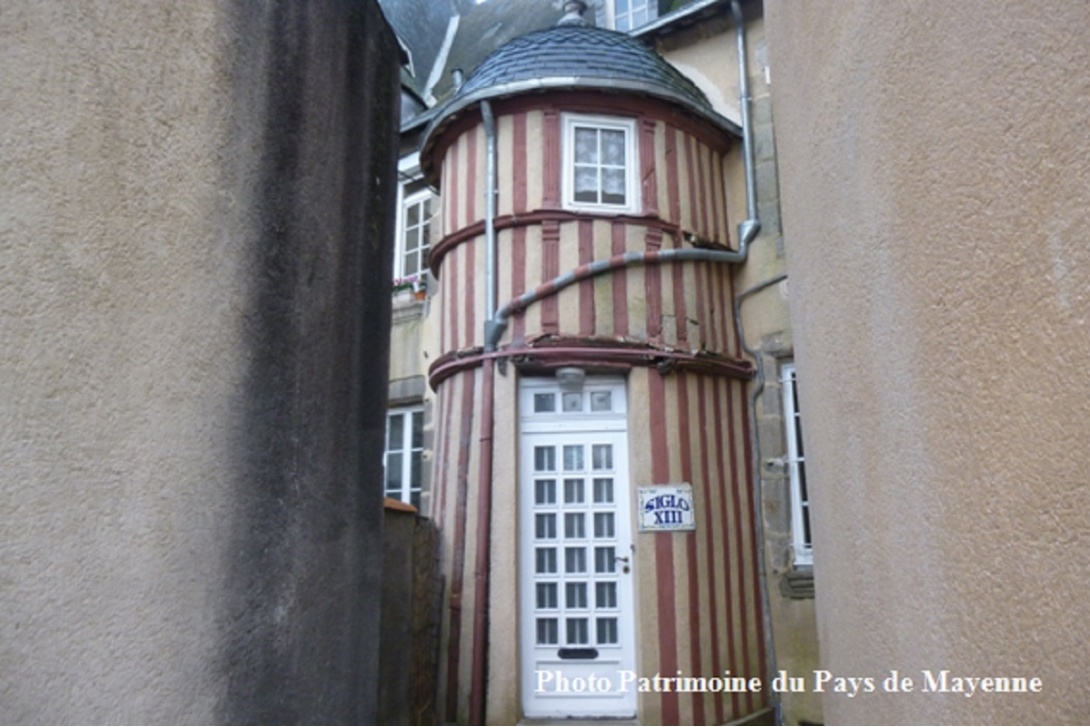 Colombages à Mayenne - quai Carnot