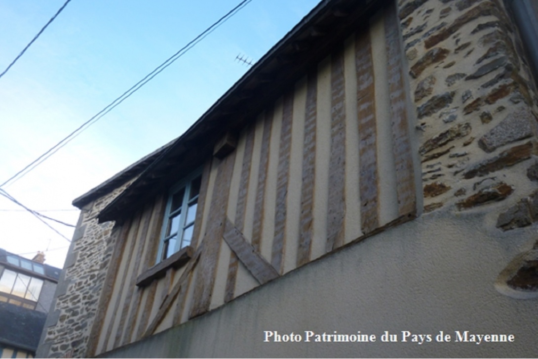 Colombages à Mayenne - rue des Lavanderies