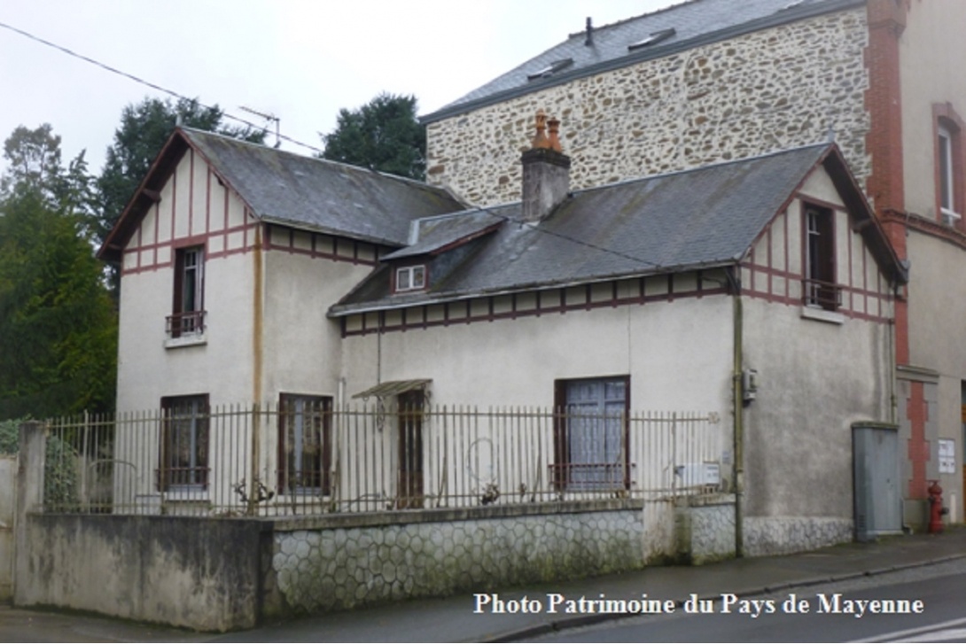 Colombages à Mayenne - rue Ambroise de Loré (trompe-l'?il)