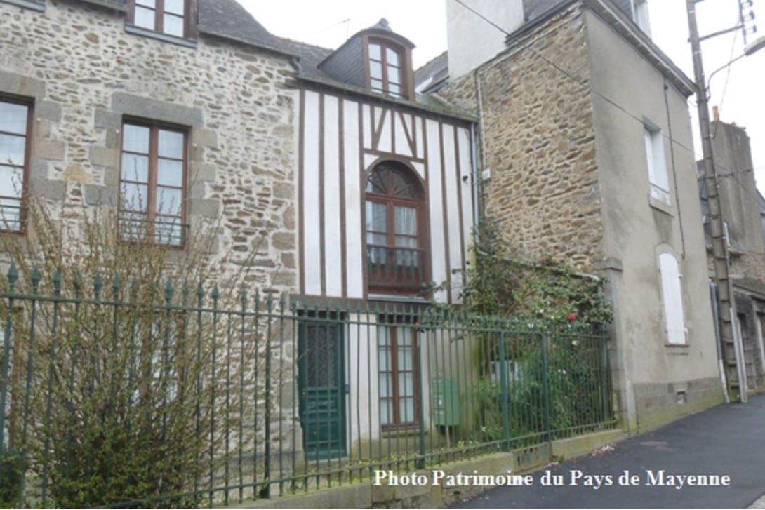 Colombages à Mayenne - rue Saint Antoine (trompe-l??il)