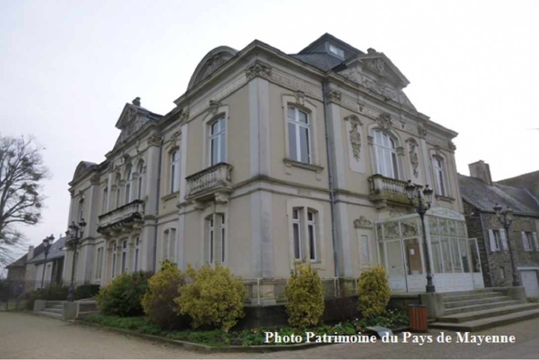 Ces têtes qui vous observent - Mayenne, théâtre