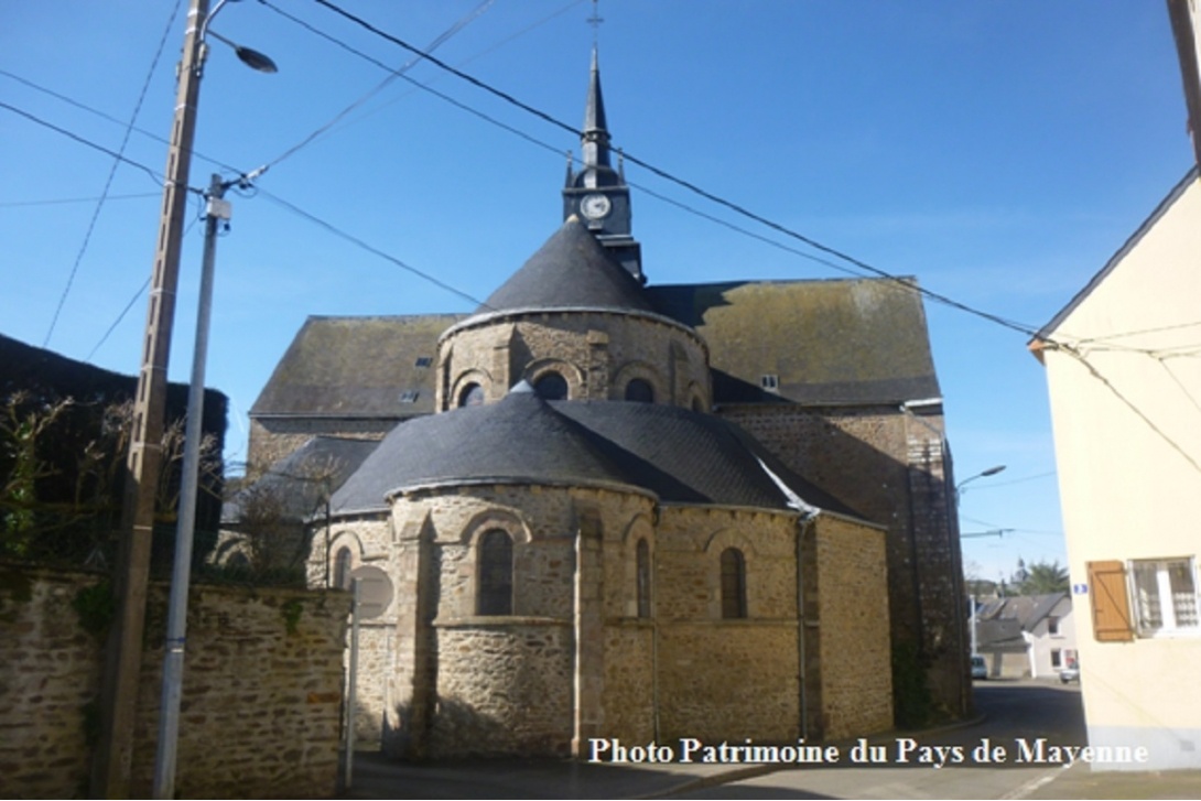Ces têtes qui vous observent - Mayenne, Eglise Saint Martin