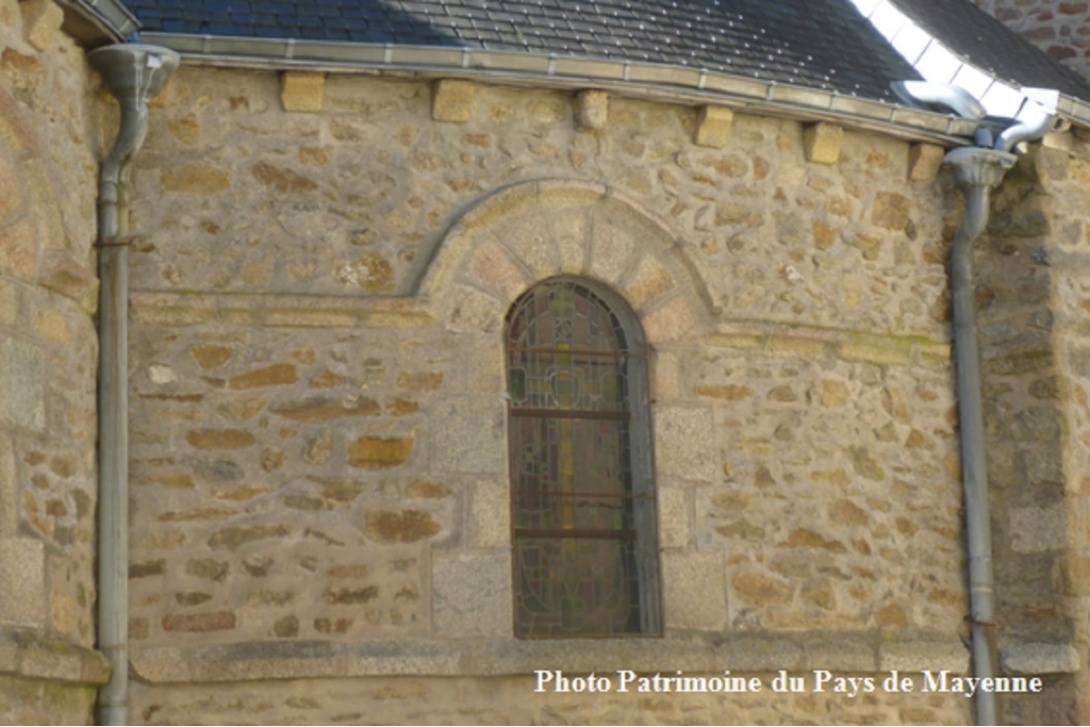 Ces têtes qui vous observent - Mayenne, Eglise Saint Martin